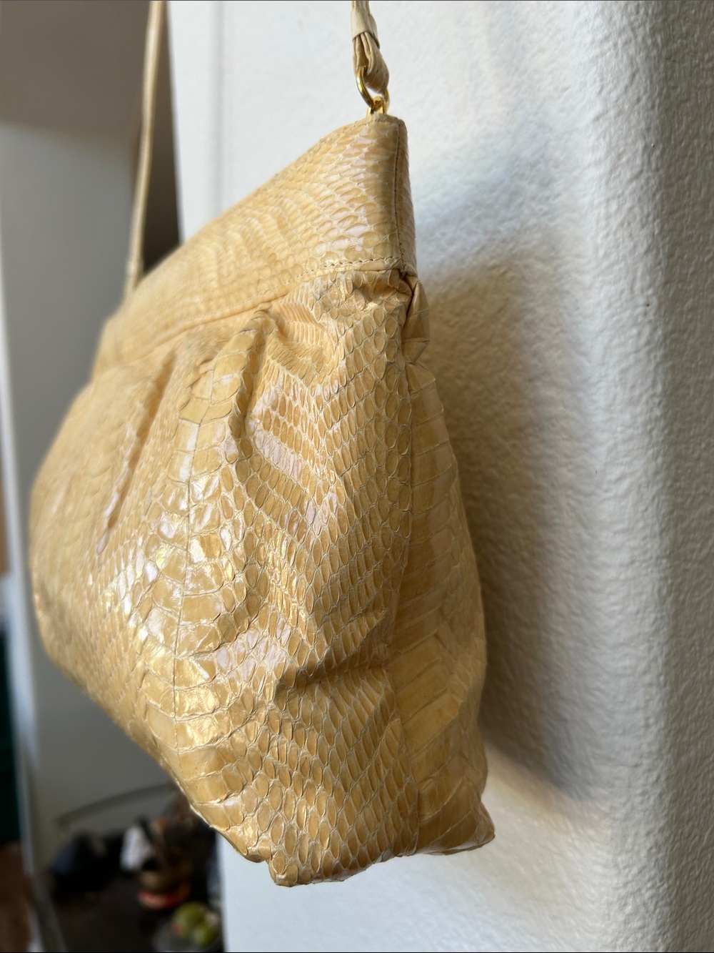 Mary Ann Rosenfeld - Textured Cream Python Shoulder Bag - Picture 2 of 11